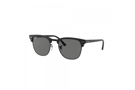 Gafa de sol Ray-Ban Clubmaster 3016 en color 1305B1
